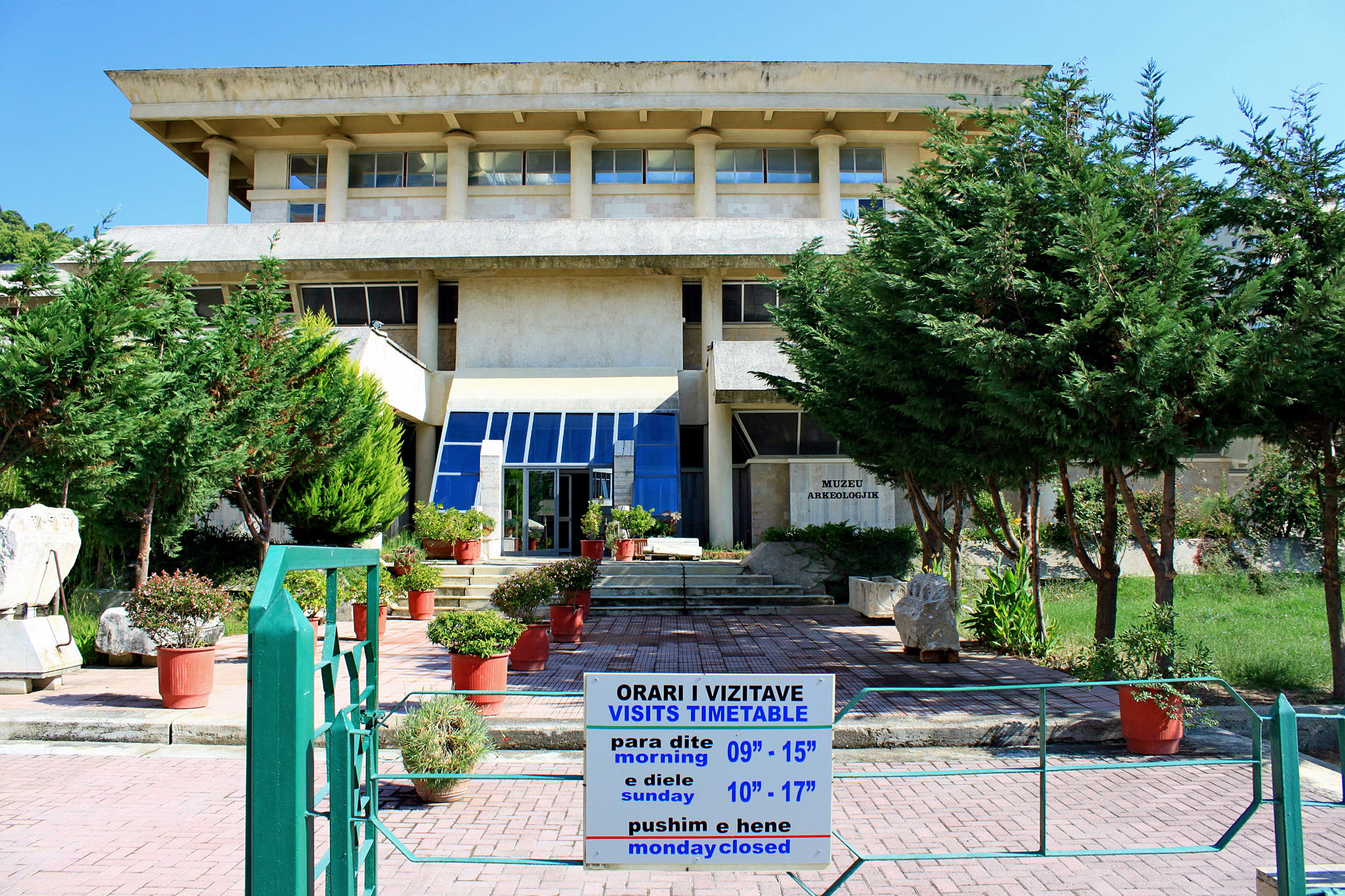 Durrës (Photo license: CC-BY-SA 4.0)